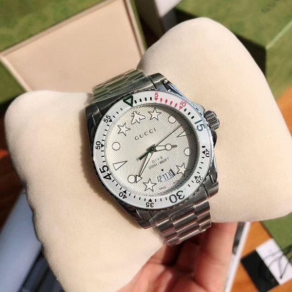 Đồng hồ nam Gucci Dive Quartz Silver Dial Men's Watch - YA136336